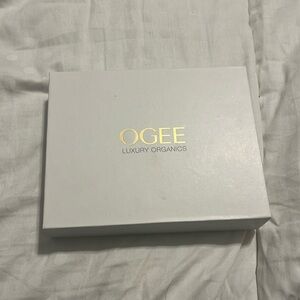 Ogee contour collection three step glow routine